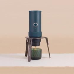 OutIn Foldable Coffee Stand  – zložljivo držalo za kavni aparat