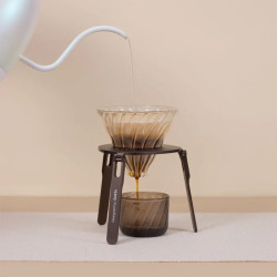 OutIn Foldable Coffee Stand  – zložljivo držalo za kavni aparat