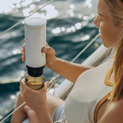 OutIn Nano 2 (Pearl white) - potovalni aparat za kavo