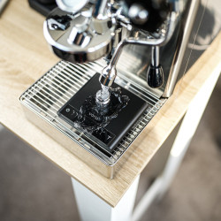 Varia AKU – digitalna barista tehtnica (črna)